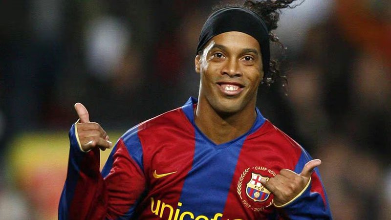 Art:9_L2wkia8t4= Ronaldinho